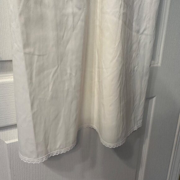 VTG Vanity Fair Nylon Antron Lace Trim Midi White Nightie Slip Dress Chemise 36 - Picture 4 of 9